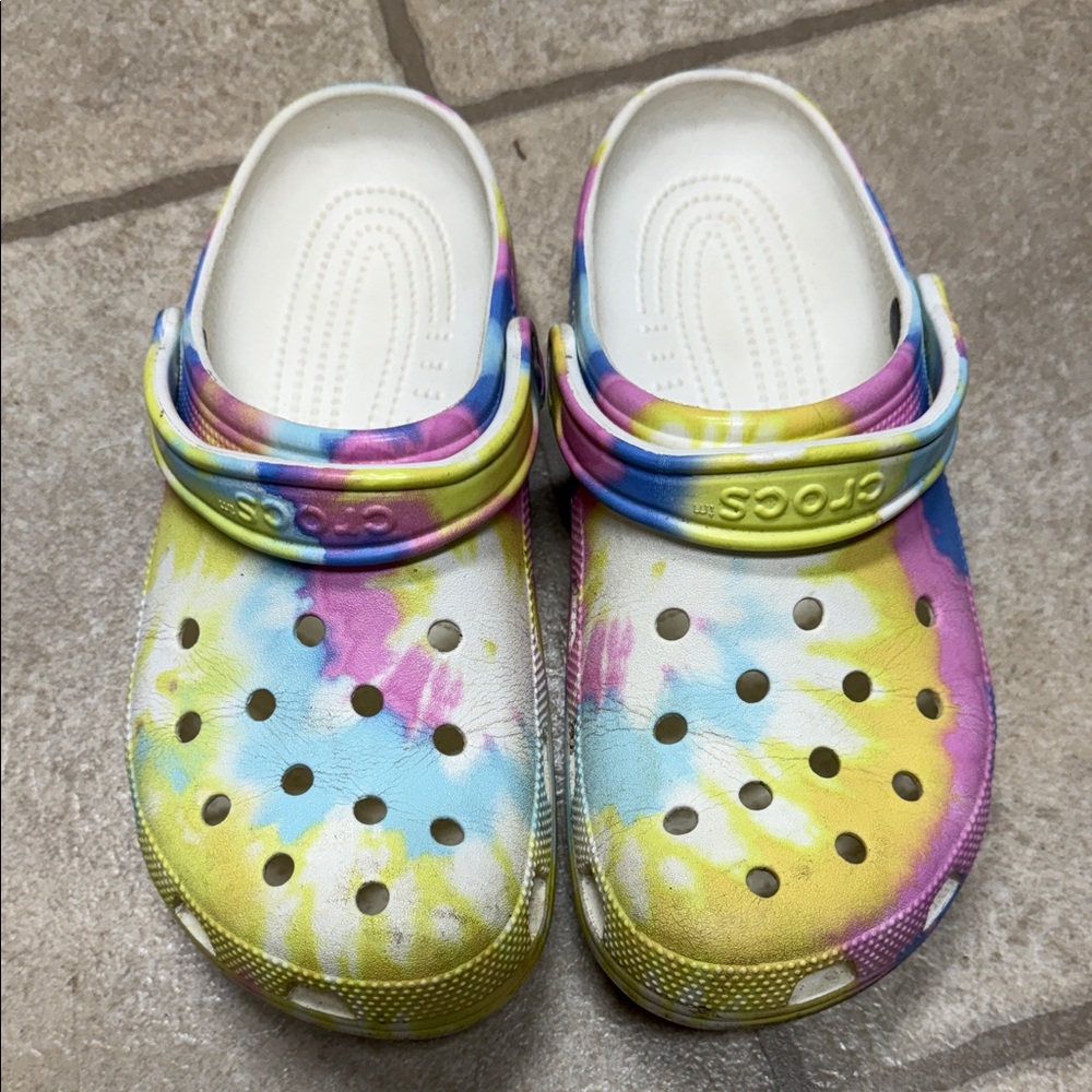 CROCS Multicolor Tie-Dye Clogs